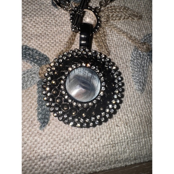 Premier Designs Statement Necklace Silver Tone Rhinestone Round Pendant Chain - Picture 4 of 8